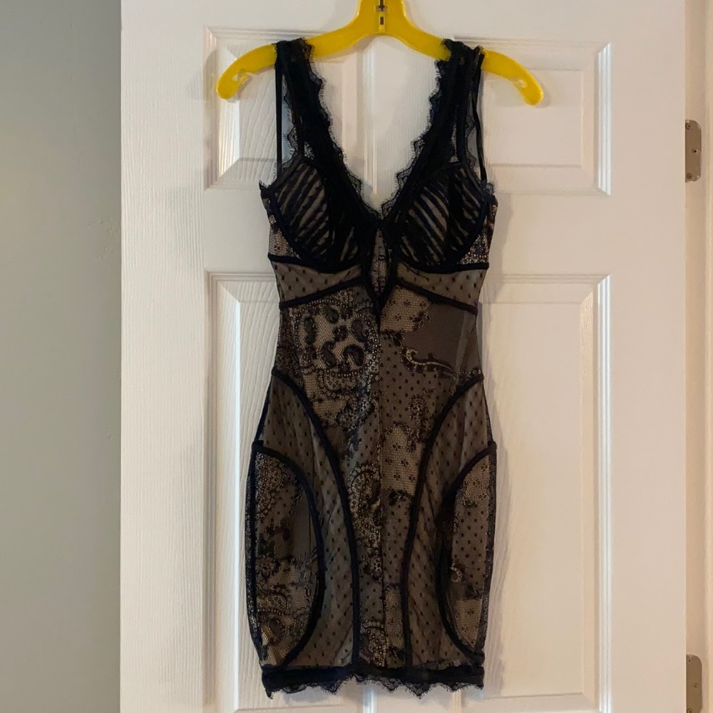 BLACK LACE BEBE DRESS SZ XS